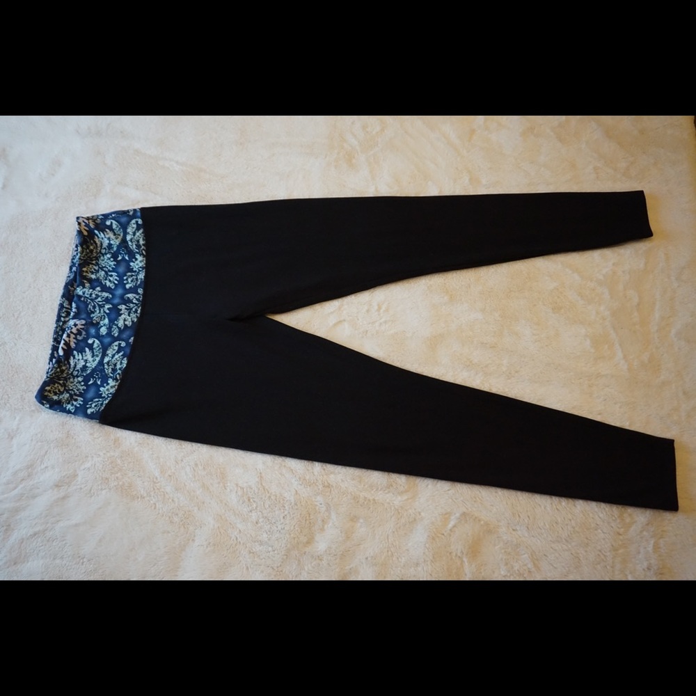 Yoga Leggings with Patterned Band